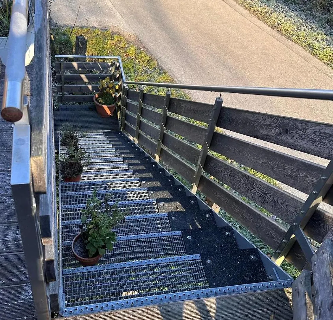 Apartment Ferienwohnung Mit Sonniger Dachterrasse Am Pferdehof Eichendorf Deutschland